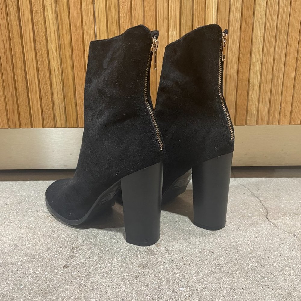 Forever 21 Black Faux Suede Ankle Boots Sz 8.5